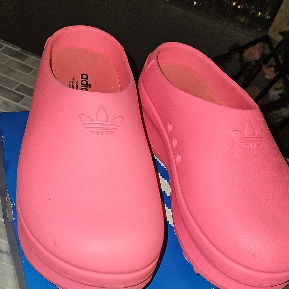 Adidas Womens Bright Pink Slippers